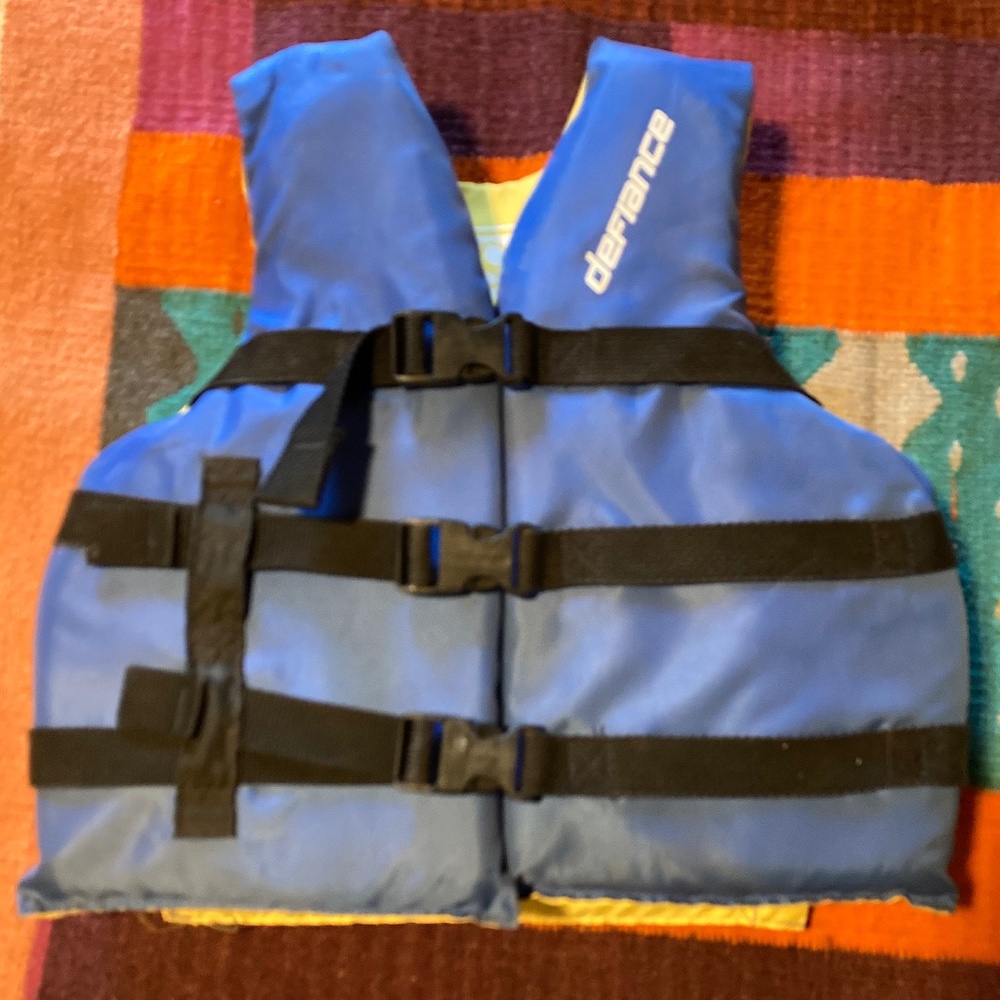 defiance kids life jacket 50-90lbs